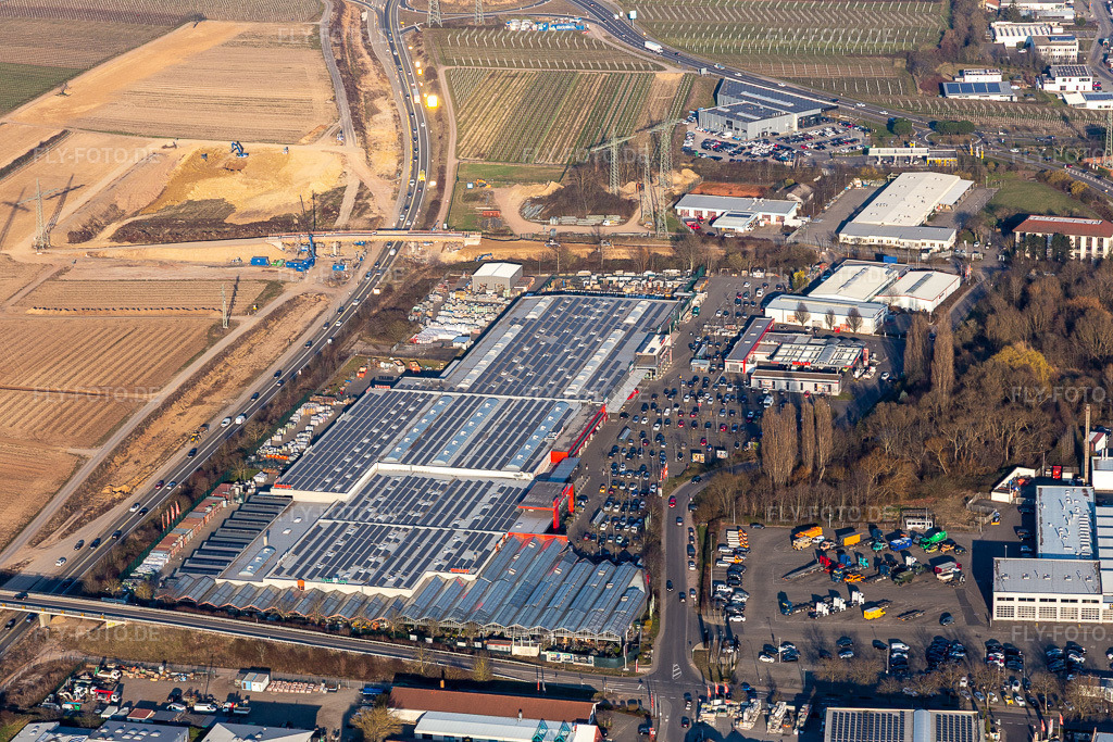 Luftbild: Gillet Baumarkt GmbH (hagebaumarkt & Floraland) in Landau in der Pfalz im Bundesland Rheinland-Pfalz in Deutschland. Foto: IMG_130782.jpg vom 09.03.2022 durch Werner Riehm/FLY-FOTO.deGILLET Baumarkt in Landau