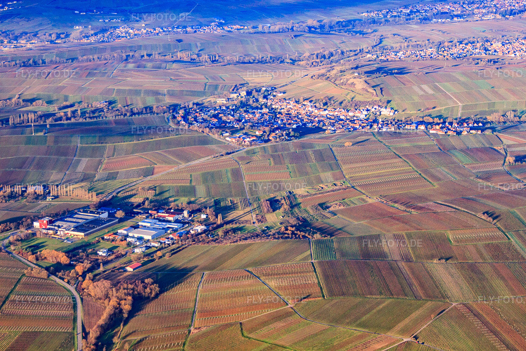 Luftbild: Gewerbegebiet An d. Ahlmühle inmitten der Weinberge in Ilbesheim bei Landau im Bundesland Rheinland-Pfalz in Deutschland. Foto: IMG_61390.jpg vom 15.12.2013 durch Werner Riehm/FLY-FOTO.deAuflösung des Originals: 4752 x 3168 px