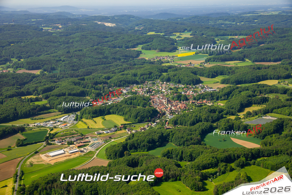 Das Luftbild zeigt  Betzenstein - Die Luftaufnahme wurde 2023 vom UL-Flugzeug aus erstellt ( keine Drohne ) - Hochauflösende Luftaufnahme - Für grossformatige Ausdrucke geeignet. Die Geschenkidee !Mit Lizenz und Bildrechte bestellbar