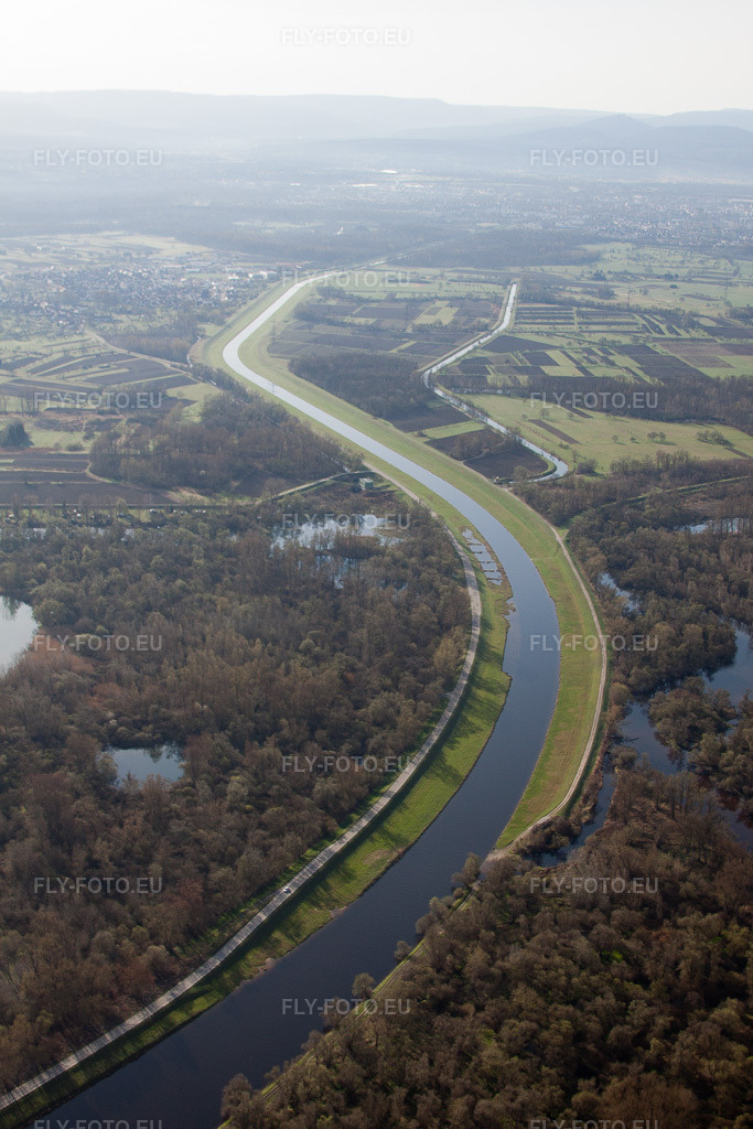 Vue aérienne: Vue de la ville à Munchhausen dans le département Bas Rhin, France – .Photo: IMG_25588.jpg prise le 02/04/2010 par Werner Riehm/FLY-FOTO.eu – Résolution de l'original: 3168 x 4752 px