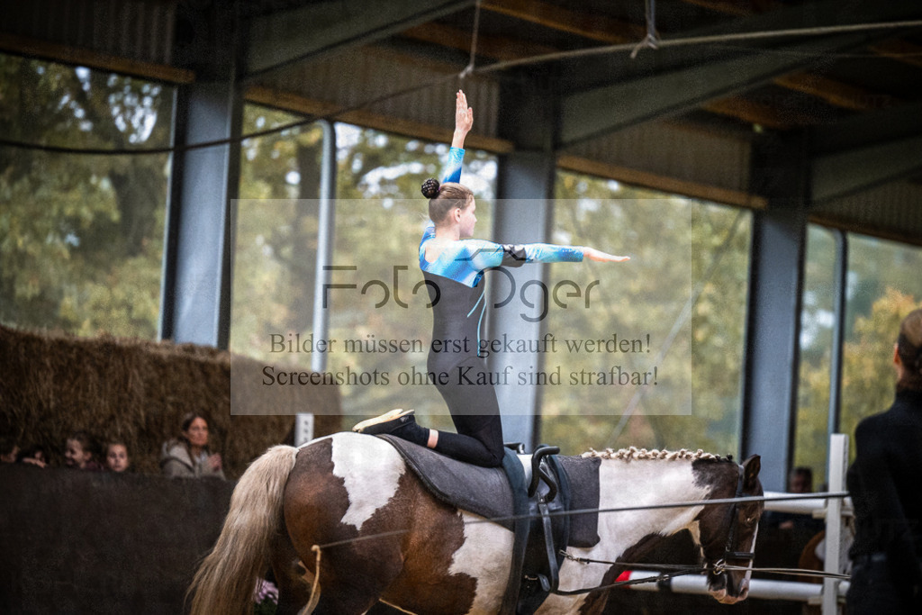 DOS_0059 | Entdecke hochwertige Reitturnierfotos von Foto Oger. Professionell, emotional und authentisch – jetzt Lieblingsmomente im Shop bestellen.Deutschlandweite Turnierfotografie. - Realisiert mit Pictrs.com