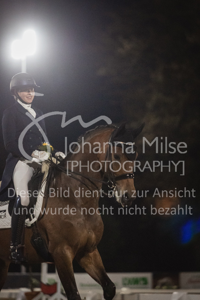 230429_Dressurfestival_S-Kür-370 | Deine schönsten Turniermomente als professionelle Fotos! Entdecke hochwertige Pferdesport-Fotografie im Online-Shop. Jetzt Fotos finden & bestellen!