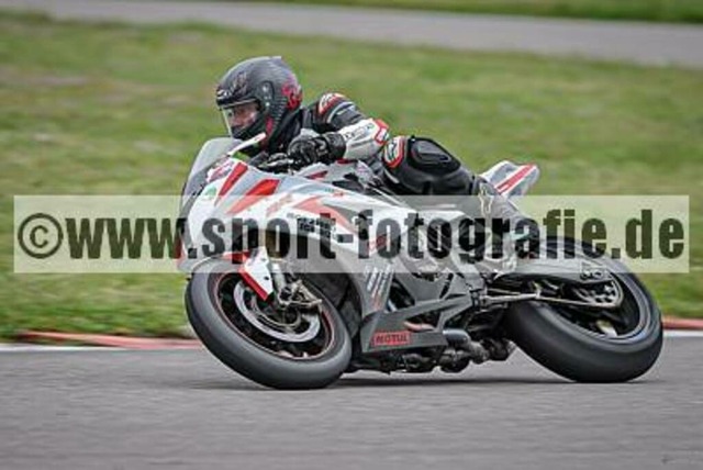 pube9839 | Professionelle Fotos von Sportveranstaltungen, aber auch Hochzeiten und anderen Events. - Realisiert mit Pictrs.com