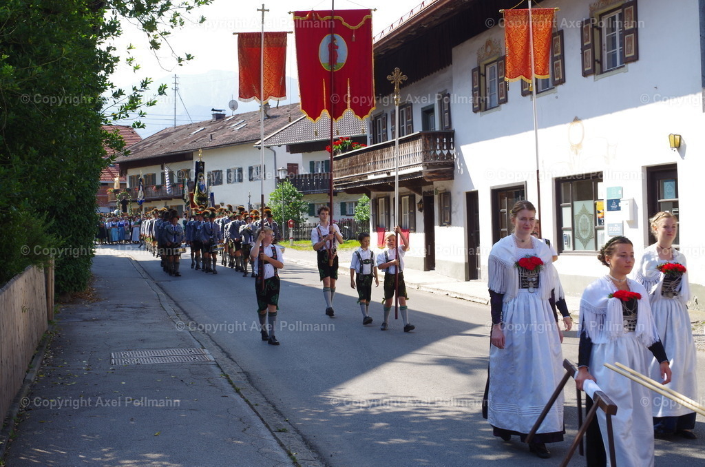 IMGP3604 | fotografiert von Axel PollmannLeonhardi Wallfahrt Benediktbeuern und Murnau, Fronleichnam, Fasching, Landschaft im Loisachtal und Benediktbeuern  - Realisiert mit Pictrs.com
