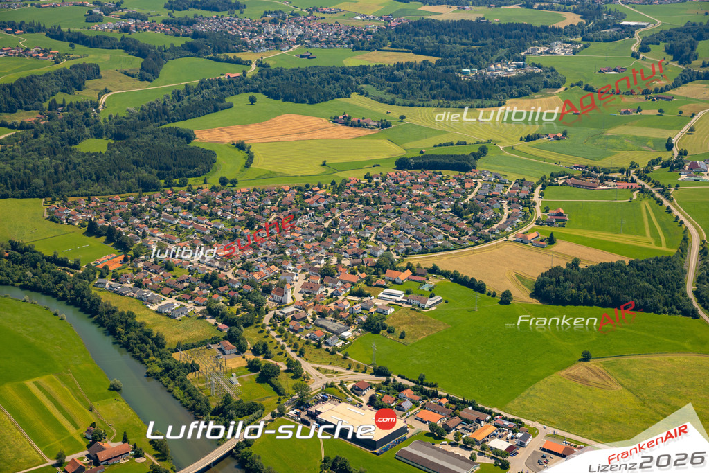 Das Luftbild zeigt : Krugzell Altusried - Die Luftaufnahme wurde 2024 vom UL-Flugzeug aus erstellt ( keine Drohne ) - Hochauflösende Luftaufnahme - Für grossformatige Ausdrucke geeignet. Die Geschenkidee !Mit Lizenz und Bildrechte bestellbar