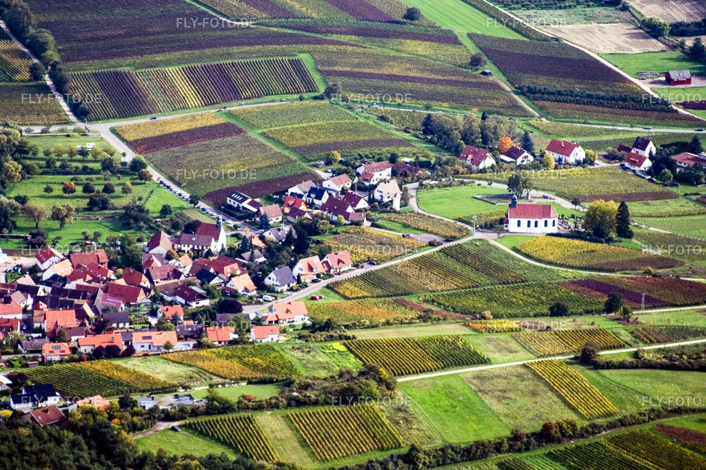 Gleiszellen-Gleishohrbach, Dionisiuskapelle | Luftbild: Gleiszellen-Gleishohrbach, Dionisiuskapelle im Ortsteil Gleiszellen in Gleiszellen-Gleishorbach im Bundesland Rheinland-Pfalz in Deutschland. Foto: IMG_4423.jpg vom 22.10.2006 durch Werner Riehm/FLY-FOTO.de - Realisiert mit Pictrs.com