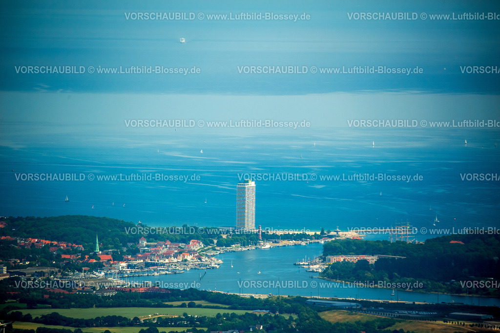 Luebeck15069275Travemuende | Mündung der Trave und Hotel Maritim, Hochhaus und Wahrzeichen von Travemünde, Travemünde,  Lübeck, Lübecker Bucht, Hansestadt, Schleswig-Holstein, Deutschland