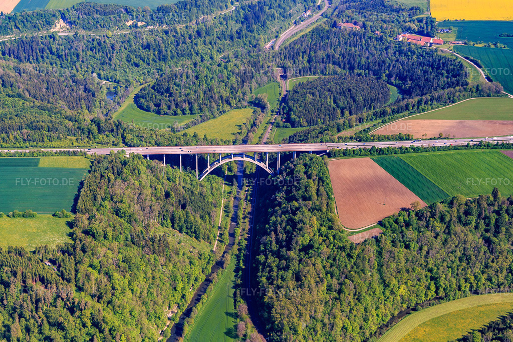 Luftbild: A81 Neckartalbrücke in Rottweil im Bundesland Baden-Württemberg in Deutschland. Foto: IMG_114501.jpg vom 30.05.2019 durch Werner Riehm/FLY-FOTO.de