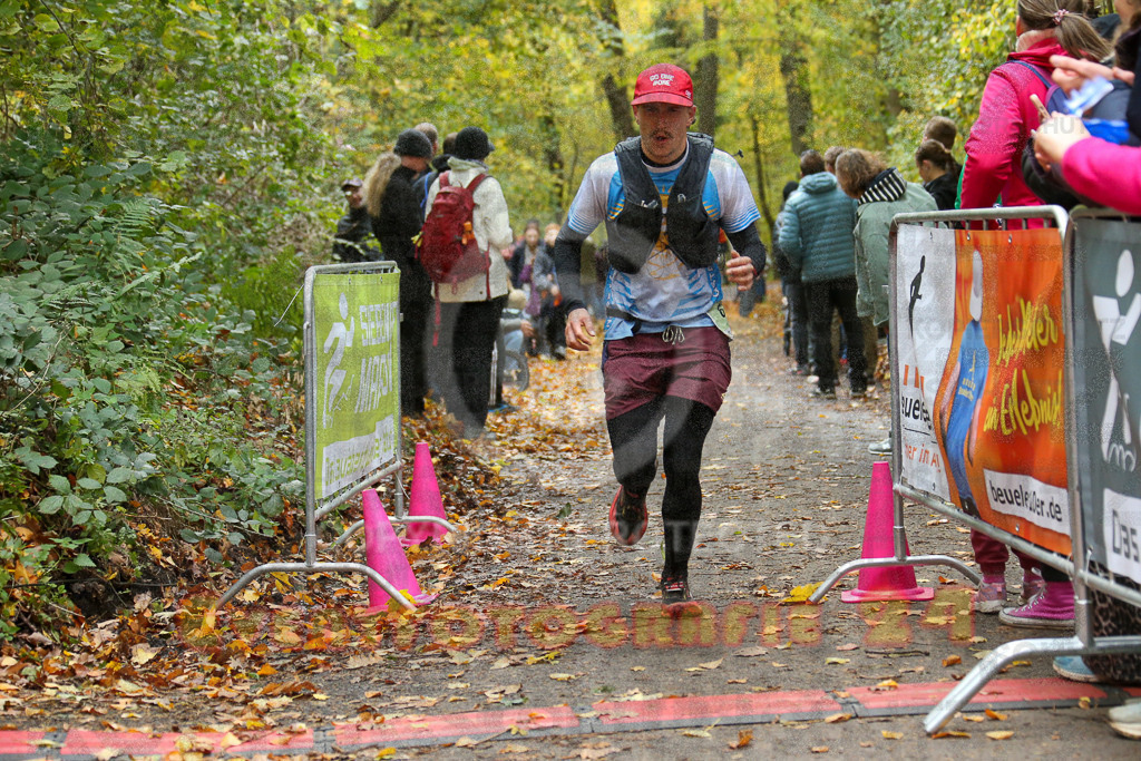 251026_1256_EX1_1972 | Sportfotografie im Rhein-Sieg Kreis, Köln, Bonn, NRW, Rheinland Pfalz, Hessen, etc. Unser Tätigkeitsfeld umfasst den Laufsport vom Volkslauf über den Marathon, Duathlon, Triathon bis zum Ultralauf wie Kölnpfad Ultra oder Schindertrail.