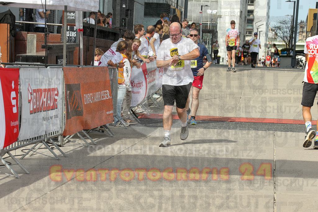 250920_1340_EX1_6153 | Sportfotografie im Rhein-Sieg Kreis, Köln, Bonn, NRW, Rheinland Pfalz, Hessen, etc. Unser Tätigkeitsfeld umfasst den Laufsport vom Volkslauf über den Marathon, Duathlon, Triathon bis zum Ultralauf wie Kölnpfad Ultra oder Schindertrail.