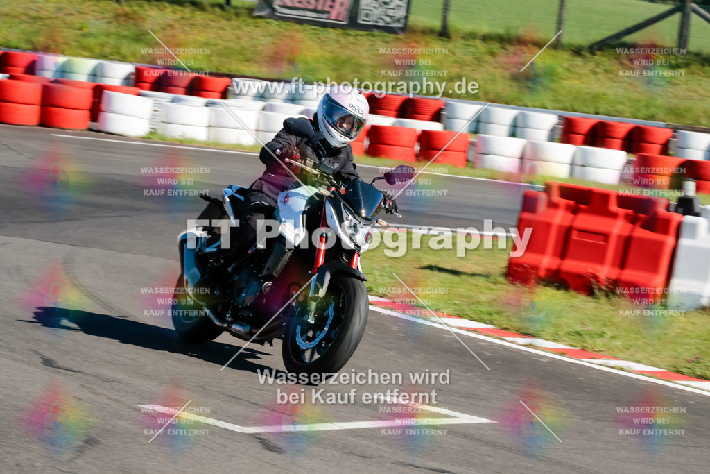 Moto-TeamOBK-21377 | Hier findet Ihr Bilder von Touristenfahrten auf der Nürburgring Nordschleife oder von anderen Veranstaltungen die ich besucht habe. Viel Spass beim Durch Schauen 
