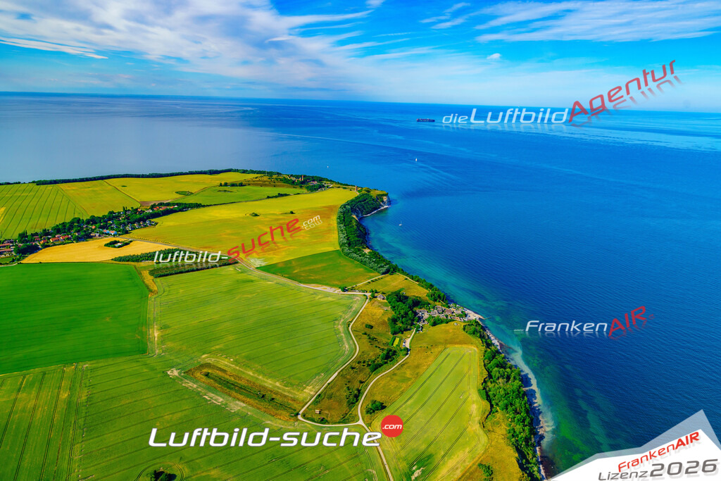 Die Luftbildaufnahme Kap Arkona - Putgarten wurde 2018 mittels Flugzeug (keine Drohne) erstellt. Perfekte Schärfe und Druck- Auflösung- Garantiert!