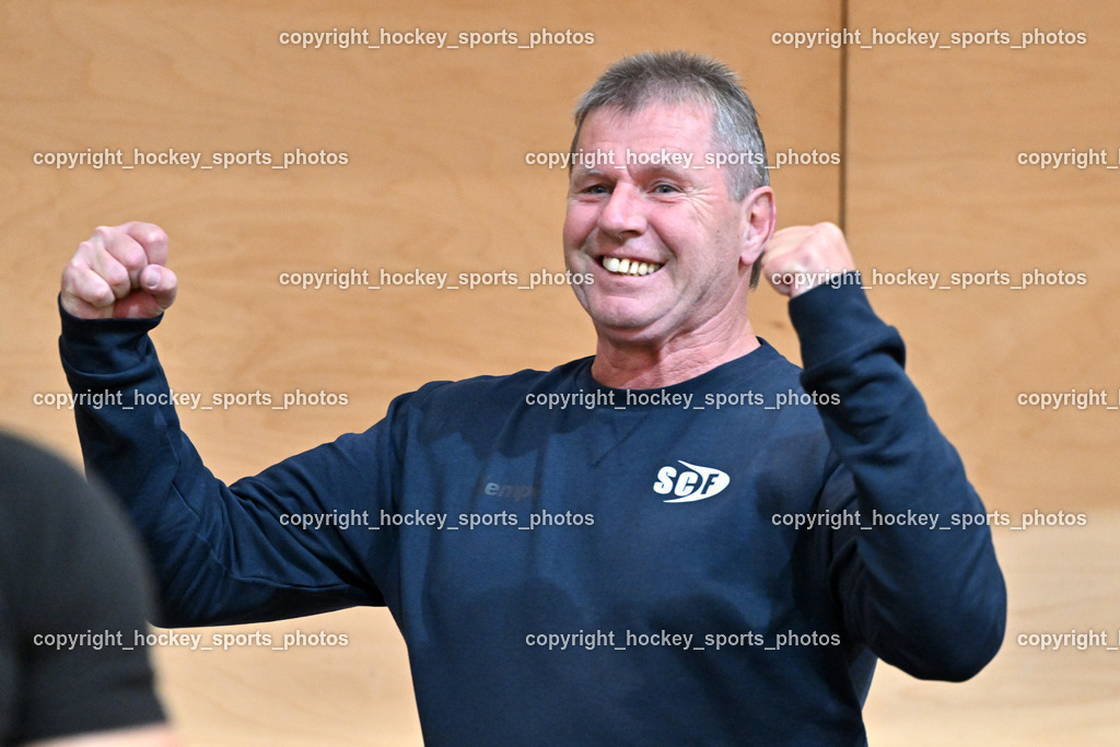 SC Ferlach vs. roomz JAGS Vöslau | Jubel Obmann SC Ferlach Walter PERKOUNIG, SC Ferlach vs. roomz JAGS Vöslau, SC Ferlach vs. roomz JAGS Vöslau am 08.11.2025 in Ferlach (Ballspielhalle Ferlach), Austria, (Photo by Bernd Stefan)