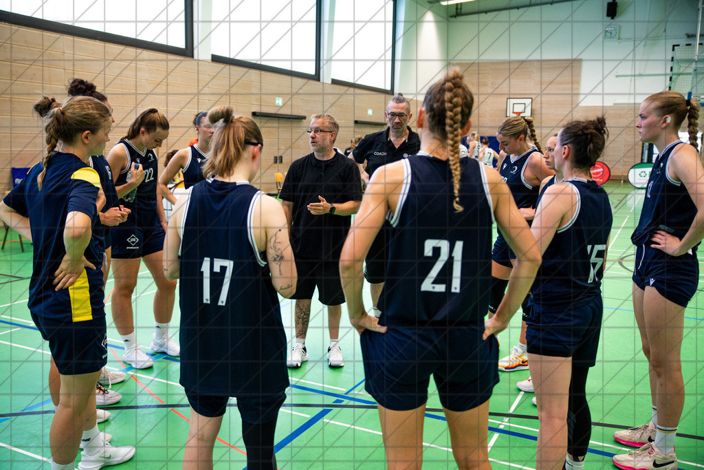 2. DBBL Nord 24/25 | 07.09.2024 | BBC Osnabrück vs. Eintracht Braunschweig | Testspiel | 2. DBBL Nord 24/25 | 07.09.2024 | BBC Osnabrück vs. Eintracht Braunschweig | Testspiel - - - - - NN - - - - - CREDIT, www.bullenfotos.de, Martin König, Hörner Weg 40, D-49078 Osnabrück, +4917663732967, Nutzung und Weitergabe nur zu den vereinbarten Zwecken. Presseanfragen an Urheber. Alle Rechte beim Urheber. - - - - - - Realisiert mit Pictrs.com