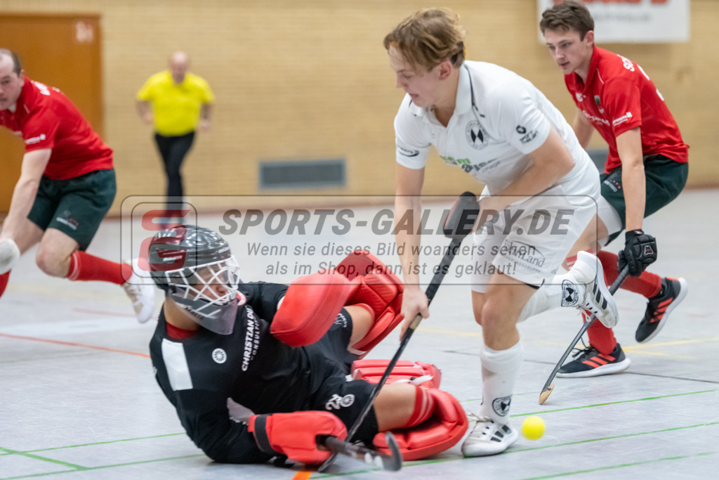 SFE_20230115_0162 | 1. Bundesliga Hockey Herren Schwarz-Weiss Neuss - Crefelder HTC am 15.01.2023 in  (Sporthalle Jahnerstrasse), Photo: Stephan Fehrmann 2022 (Sports-Gallery),Schröder Mika ( Crefelder HTC #33 ),Finn LangHeinrich ( Schwarz-Weiss Neuss #15 )