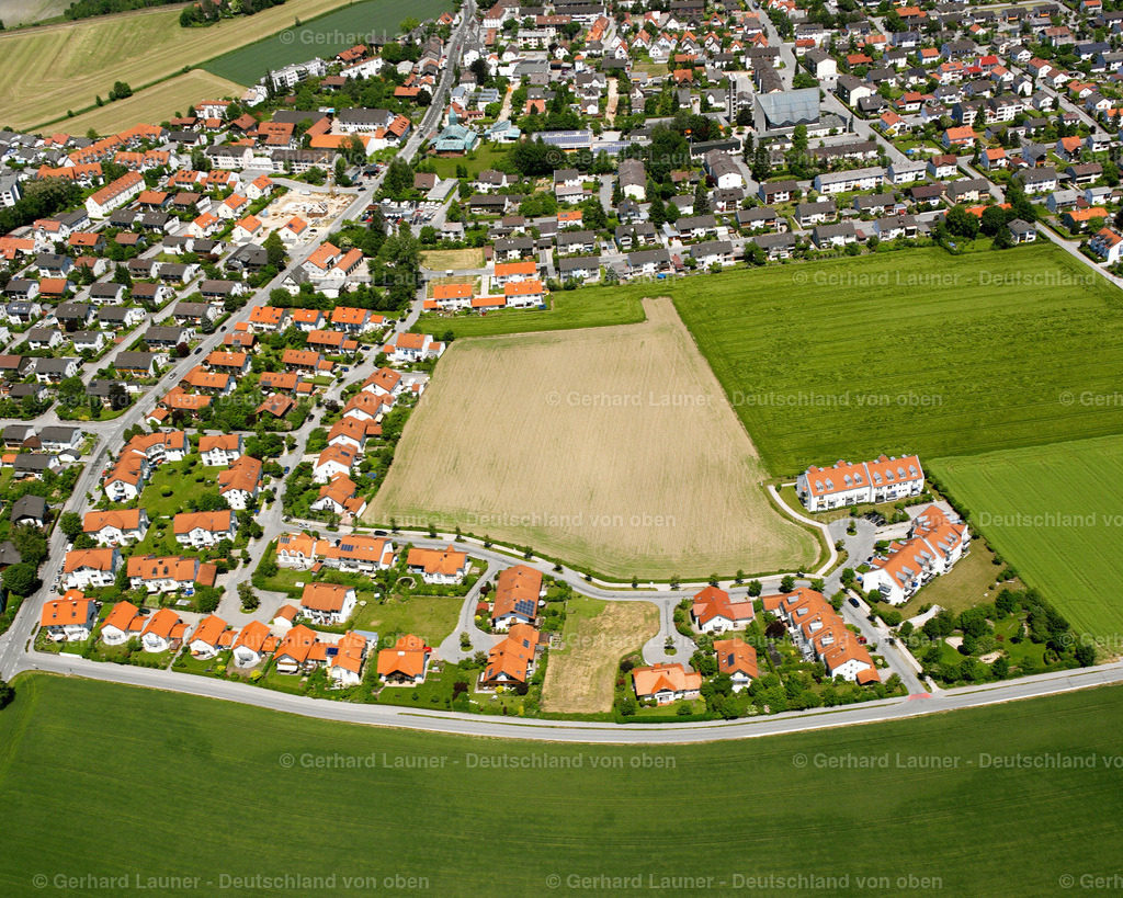 2600545 | ALTöTTING 09.06.2006 Wohngebiet einer Einfamilienhaus- Siedlung  in Altötting im Bundesland Bayern, Deutschland // Single-family residential area of settlement  in Altötting in the state Bavaria, Germany Foto: Gerhard Launer