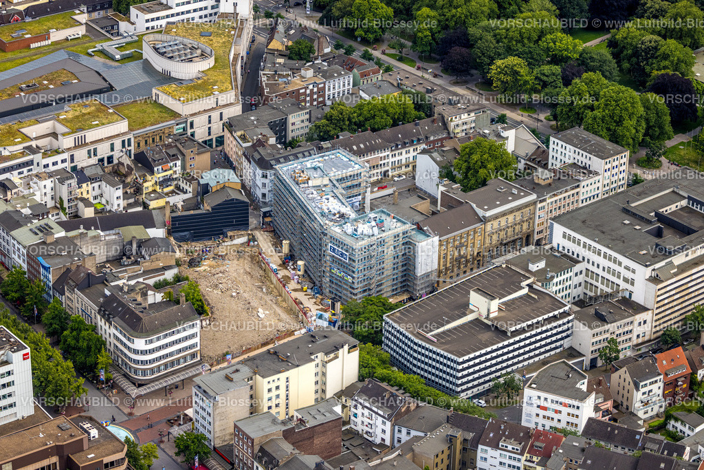 Duisburg240705026-Mitte | Luftbild, Baustelle Torhaus Süd im Geschäftsviertel Düsseldorfer Straße Ecke Königstraße, Baustelle der Zech Bau, Kaufhof, Dellviertel, Duisburg, Ruhrgebiet, Nordrhein-Westfalen, Deutschland