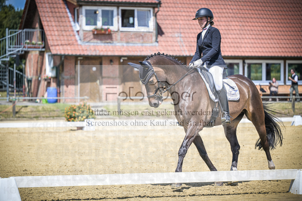 DOS_4435 | Entdecke hochwertige Reitturnierfotos von Foto Oger. Professionell, emotional und authentisch – jetzt Lieblingsmomente im Shop bestellen.Deutschlandweite Turnierfotografie. - Realisiert mit Pictrs.com