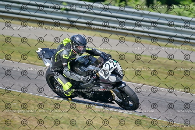 26BT02-0814 | markuskiefer.com - Realisiert mit Pictrs.com
