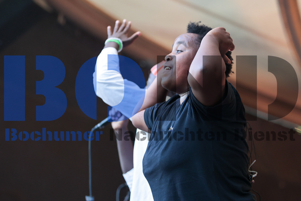 SES_BTJMAH20250704-15 | bond - Realisiert mit Pictrs.com