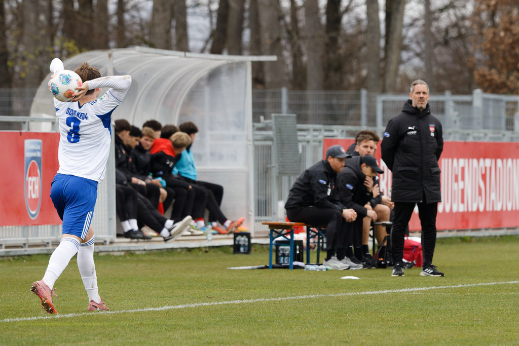 20260412-FCHS04_051 | 1.FC Heidenheim 1846 vs. FC Schalke 04, Fußball, U19, A-Junioren, NWL, U19-DFB-Nachwusliga, 2025/2026, 8. Spieltag, 12.04.2026 in Heidenheim, Walter-Birkhold-Jugendstadion (Foto: Michael Bulling) - Realisiert mit Pictrs.com