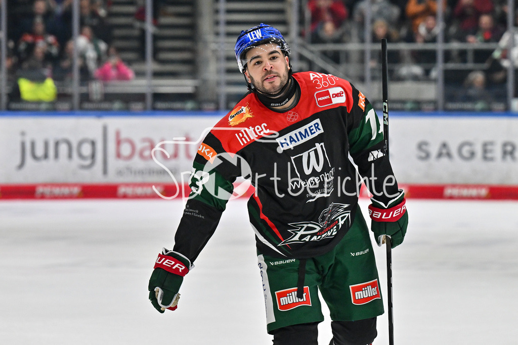 Augsburger Panther - Nürnberg Ice Tigers | jubelt nach seinem verwandeltem Penalty - Nicholas BAPTISTE (Augsburger Panther 73) / Freisteller / Einzelfoto / DEL: Augsburger Panther - Nuernberg Ice Tigers, Curt Frenzel Stadion am 03.01.2025