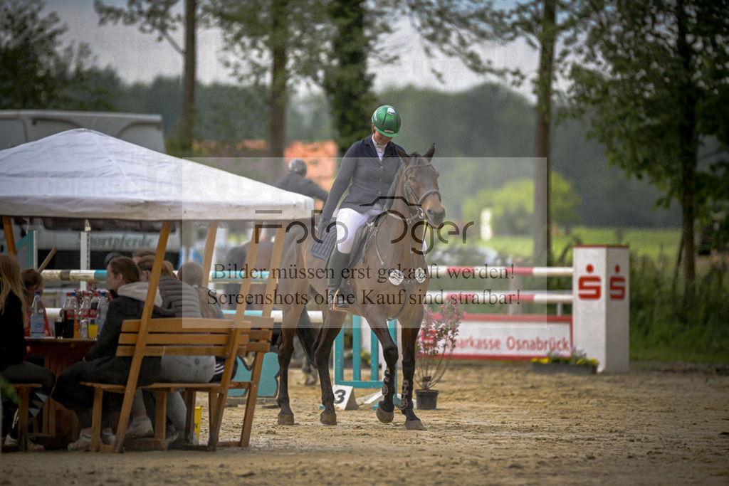 20240505-DOS_1845 | Entdecke hochwertige Reitturnierfotos von Foto Oger. Professionell, emotional und authentisch – jetzt Lieblingsmomente im Shop bestellen.Deutschlandweite Turnierfotografie. - Realisiert mit Pictrs.com