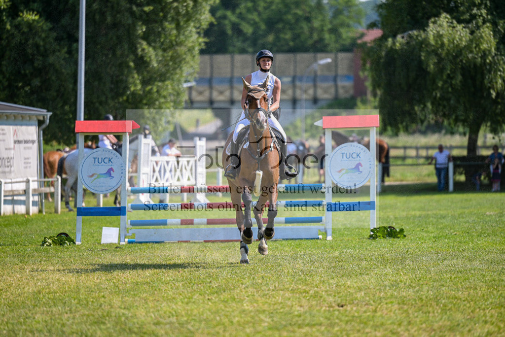 Reitturnier Voxtrup | Entdecke hochwertige Reitturnierfotos von Foto Oger. Professionell, emotional und authentisch – jetzt Lieblingsmomente im Shop bestellen.Deutschlandweite Turnierfotografie. - Realisiert mit Pictrs.com