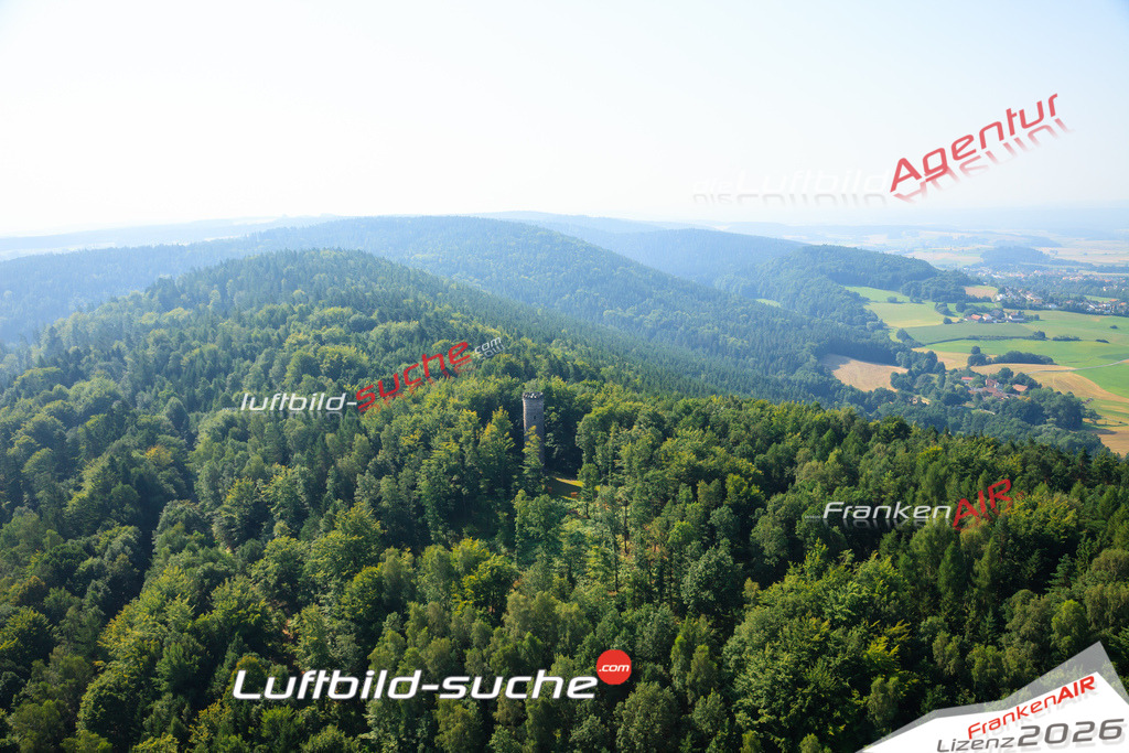 Die Luftaufnahme der Stadt Kulmbach wurde vom UL-Flugzeug heraus erstellt ( keine Drohne )- hohe Auflösung für beste Qualität