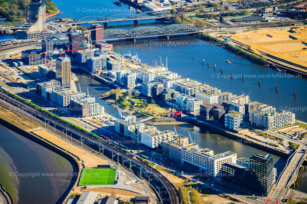 Hamburg_Baakenhafen_Elbbrücken_ELS_3336060425 | HAMBURG 06.04.2025 Baustellen für Wohn- und Geschäftshäuser im Baakenhafen entlang der der Baakenallee in der HafenCity in Hamburg, Deutschland. Weiterführende Informationen bei: AUG. PRIEN Bauunternehmung (GmbH & Co. KG),  BVE Bauverein der Elbgemeinden eG,  Baugenossenschaft Hamburger Wohnen eG,  HafenCity Hamburg GmbH,  Johann Daniel Lawaetz-Stiftung,  Richard Ditting GmbH & Co. KG,  bof architekten,  florian krieger - architektur und städtebau gmbh. // Construction sites for residential and commercial buildings in the Baakenhafen along the Baakenallee in HafenCity in Hamburg, Germany. Further information at: AUG. PRIEN Bauunternehmung (GmbH & Co. KG),  BVE Bauverein der Elbgemeinden eG,  Baugenossenschaft Hamburger Wohnen eG,  HafenCity Hamburg GmbH,  Johann Daniel Lawaetz-Stiftung,  Richard Ditting GmbH & Co. KG,  bof architekten,  florian krieger - architektur und staedtebau gmbh. Foto: Martin Elsen