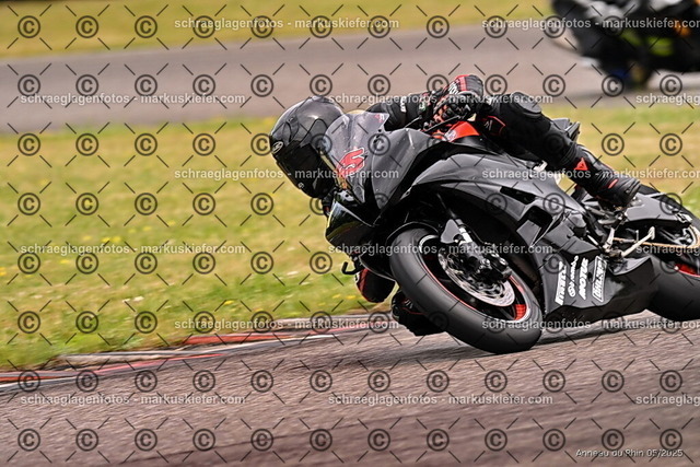 25bt02-0176 | markuskiefer.com - Realisiert mit Pictrs.com
