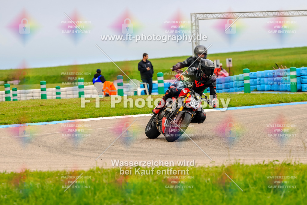 MotoTeam-8024 | Hier findet Ihr Bilder von Touristenfahrten auf der Nürburgring Nordschleife oder von anderen Veranstaltungen die ich besucht habe. Viel Spass beim Durch Schauen 