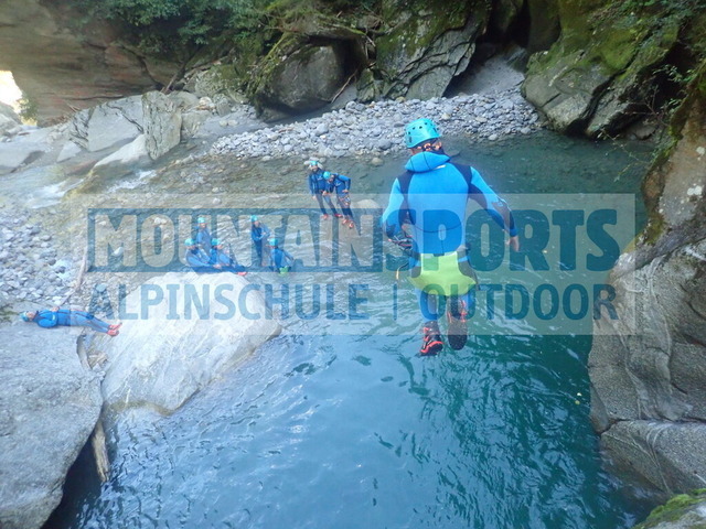 P9210108 | Bestelle die Bilder deines Berg- oder Wasser-Abenteuers mit Mountain Sports bequem von zu Hause aus direkt über unseren Online Fotoshop von pictrs.com. - Realisiert mit Pictrs.com