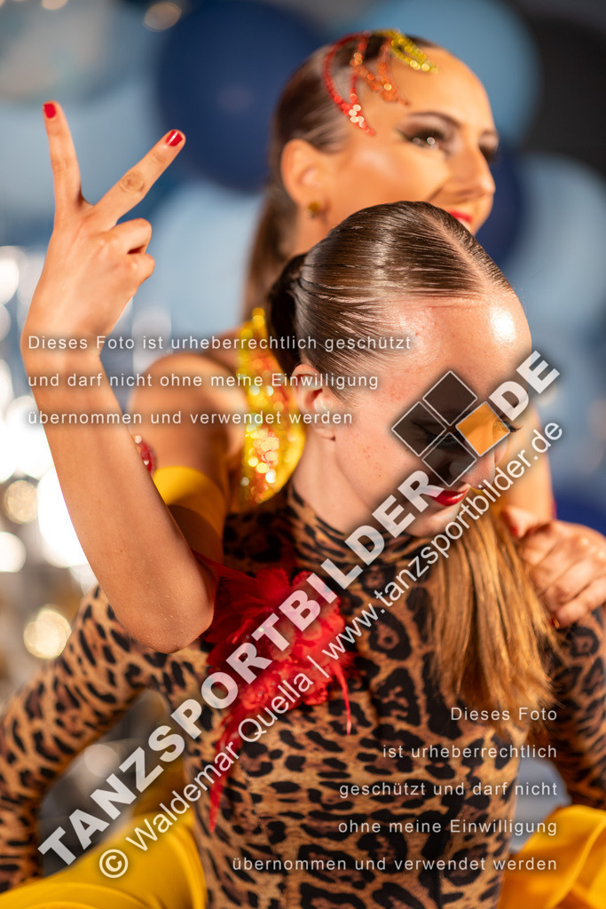 20260322-13494 | Hier finden Sie Tanz Bilder vom Latein und Standard Formationen tanzen. Sportbilder vom Tanzsport. Schöne Fotos und von Weltmeisterschaft, Europameisterschaft, Bundesliga, Regionalliga, Oberliga und Landesliga sowie von GOC Stuttgart, DanceComp, WM Bremen