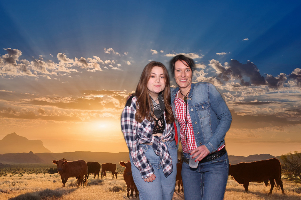 top-top.de-251025-0132 | Foto, Video, Fotografie, Videografie, Fotobox, DJ, Discjockey, Musik, Musikbox, Veranstaltung, Photobooth, Amazon, Ebay, Buchtipp, Bestseller, Autor, Verlag, Buch, Wesel, Hamminkeln, NRW, Dinslaken, Rees, Drohne, Hochzeit, Party, Fotobox, Wesel, Fotograf