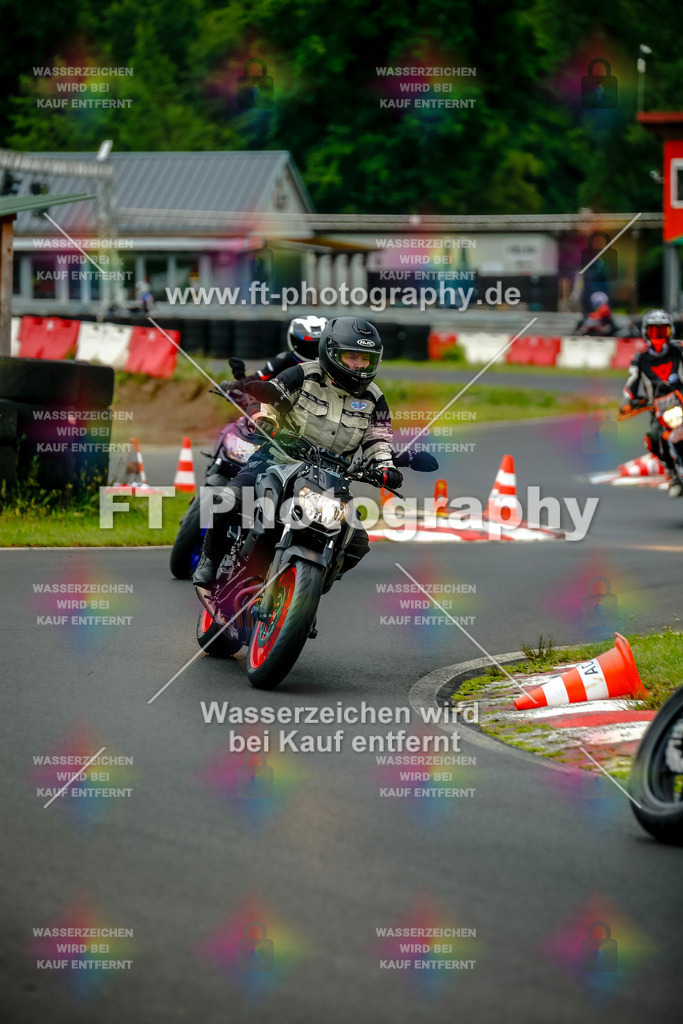 VBK-3665 | Hier findet Ihr Bilder von Touristenfahrten auf der Nürburgring Nordschleife oder von anderen Veranstaltungen die ich besucht habe. Viel Spass beim Durch Schauen 