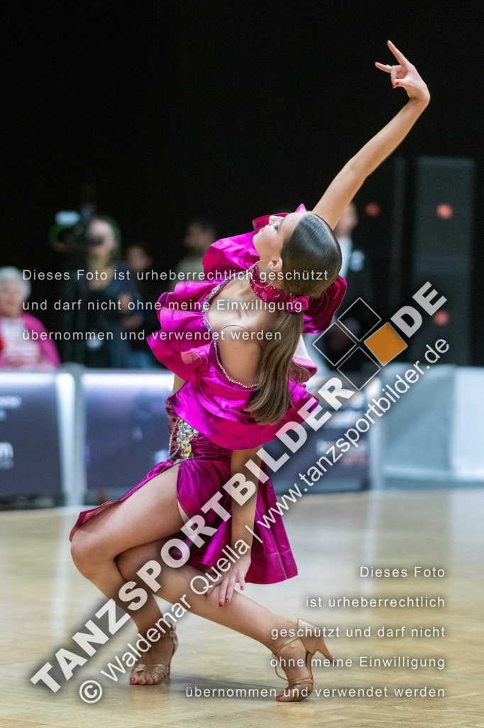 20250111-10145 | Hier finden Sie Tanz Bilder vom Latein und Standard Formationen tanzen. Sportbilder vom Tanzsport. Schöne Fotos und von Weltmeisterschaft, Europameisterschaft, Bundesliga, Regionalliga, Oberliga und Landesliga sowie von GOC Stuttgart, DanceComp, WM Bremen