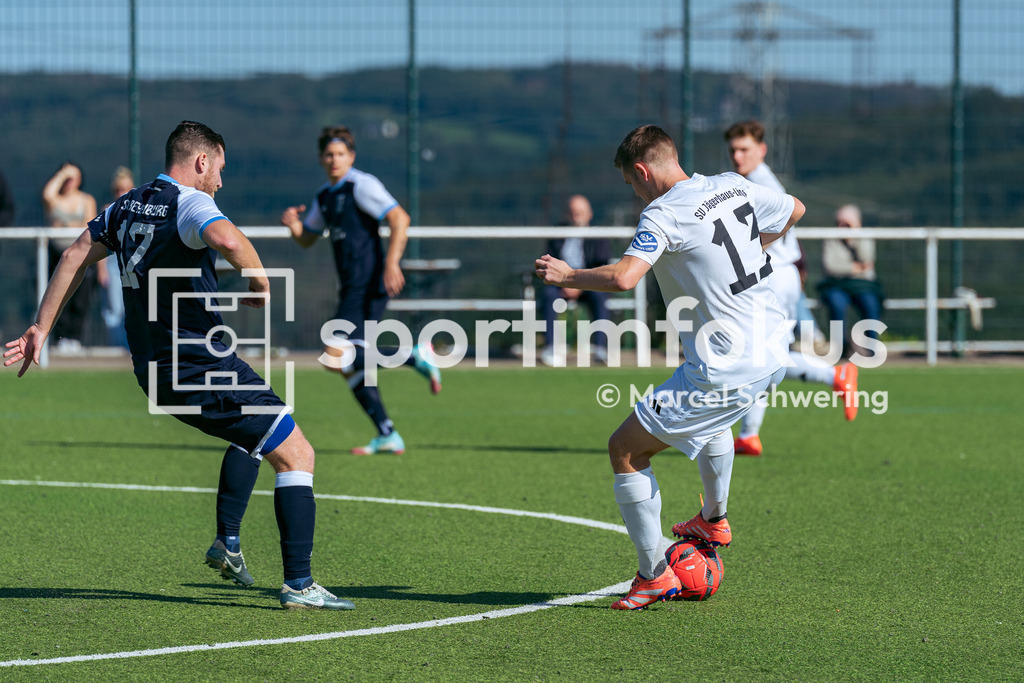 SV Jägerhaus-Linde – TSV Beyenburg | Marius Schubert (13, SV Jägerhaus-Linde) im Dribbling.  Kreisliga A: SV Jägerhaus-Linde gegen TSV Beyenburg, Wuppertal, 27.09.2026. Endstand: 1:2 (0:1). sportimfokus / Marcel Schwering - Realisiert mit Pictrs.com