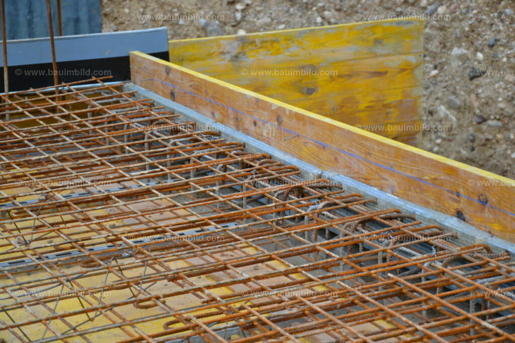 bib-lg04-betonarbeiten-0287 | Nach LV-Leistungsgruppen sortierte Detailfotos über den Bau eines Hauses. Alle Hausbau-Bilder direkt vom Urheber und Autor der Website Haus-Selber-Bauen.com