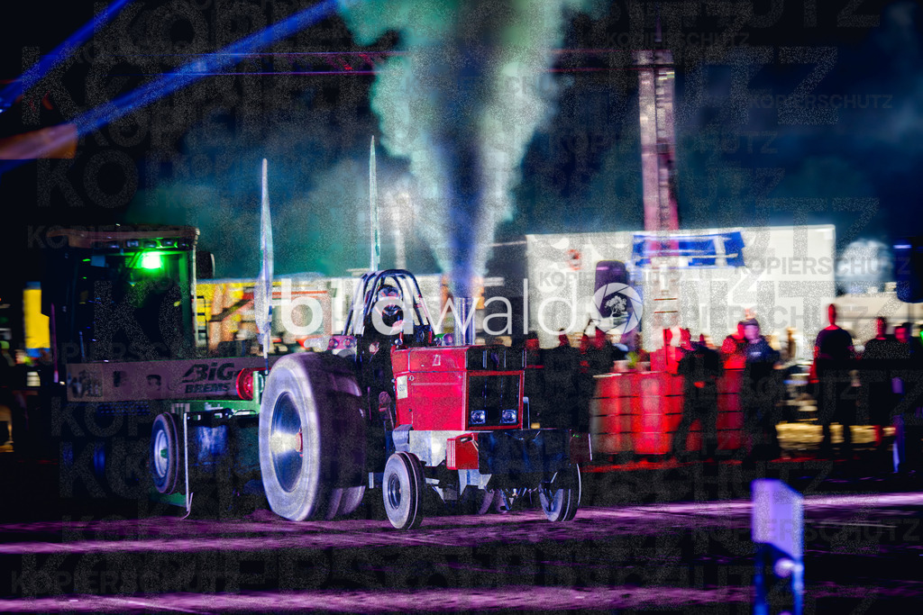Trecker Treck Hohenhorn 2025 Pulling Party (730 von 778) | BILDWALD - eine Auswahl an Bildern von Thomas Perrotton zum bestellen und genießen. Alle Bilder von Thomas Perrotton - Alle Bilder mit einer SONY Kamera gemacht - SONY TAMRON SIGMA PHOTOSHOP LIGHTROOM BILDWALD Online kaufen Bilderwald Wandbilder - Realisiert mit Pictrs.com