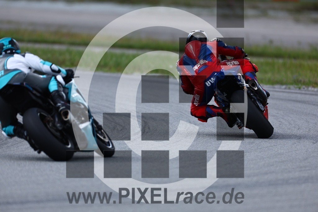 0861-20240806_04421 | Schöne Erinnerungen an spannende Momente - das festzuhalten ist unser Job. PIXELrace.de ist seit 2003 auf den Rennstrecken Europas unterwegs um die Action draußen beim Fahren und die wunderbare Stimmung imm Fahrerlager für euch einzufangen.