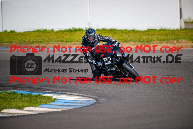 MaZZes_FotoMatrix_240520_6021986_6633 | ROT