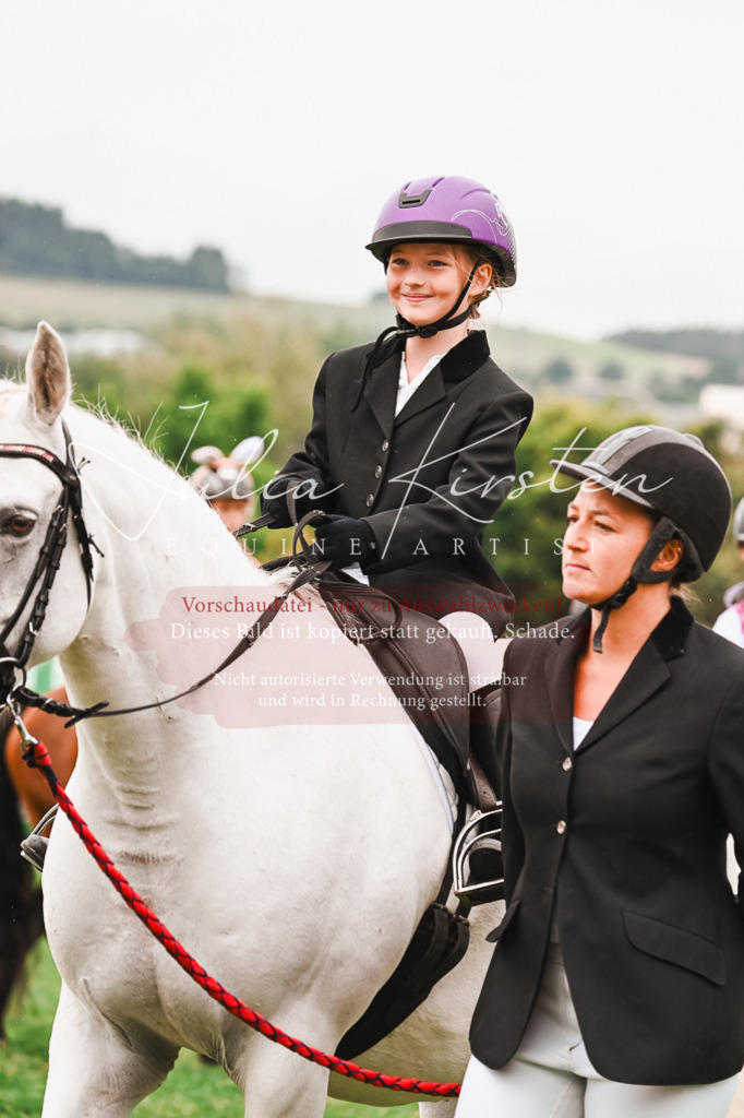 DSC_7317 | Pferde- und Turnierfotografie in Westsachsen. Pferdeportraits, Auftragszeichnungen und intuitive Kunst.