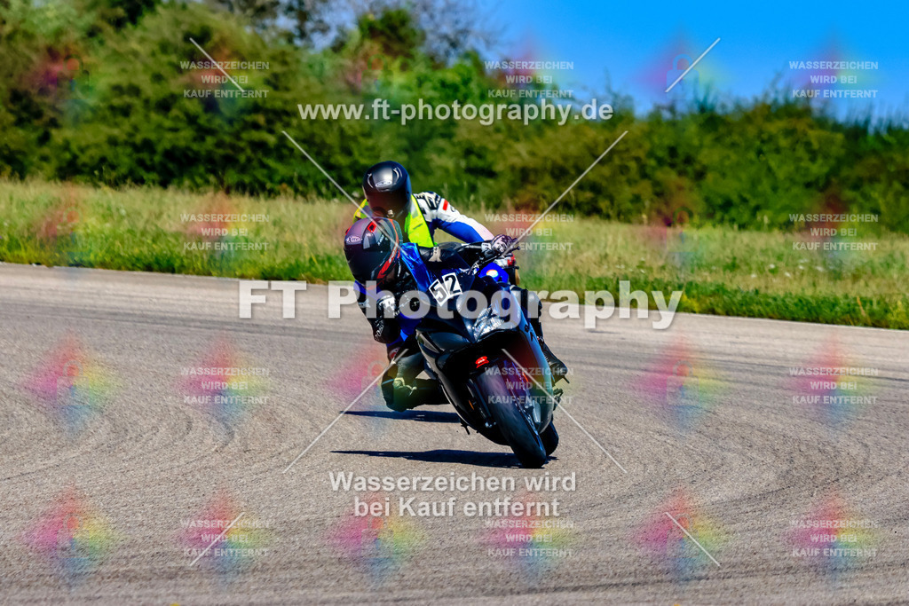 052-3312 | Hier findet Ihr Bilder von Touristenfahrten auf der Nürburgring Nordschleife oder von anderen Veranstaltungen die ich besucht habe. Viel Spass beim Durch Schauen 