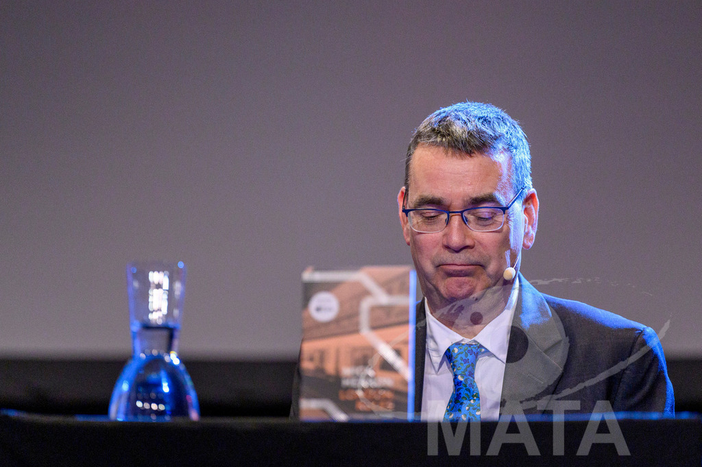 _DWA5365 | Mick Herron bei der lit.Cologne 2023 Veranstaltung 'Mick Herron erklärt die London Rules' im Ostermann-Saal. Köln, 08.03.2023 - Realisiert mit Pictrs.com