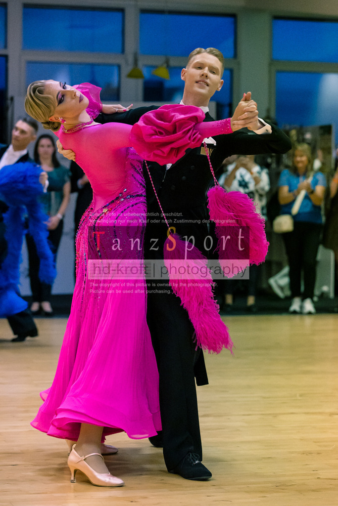 20250906_LM_By_HGR-S-Std_7185 | Tanzsportbilder, Standardtanz, Lateintanz, WDSF, DTV, LTVB, dancecomp, goc, hessen tanzt, blaues band der spree, walzer, tango, wiener walzer, slowfox, quickstepp, samba, rumba, cha-cha-cha, paso doble. jive, hd-kroft photography, turniertanzsport