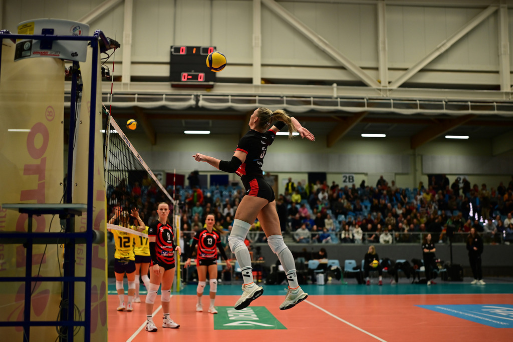 Volleyball I Frauen I Saison 2025-2026 I Bundesliga I 12. Spieltag I ETV Hamburger Volksbank Volleys - SSC Palmberg Schwerin | Der Sportfotograf. - Realisiert mit Pictrs.com