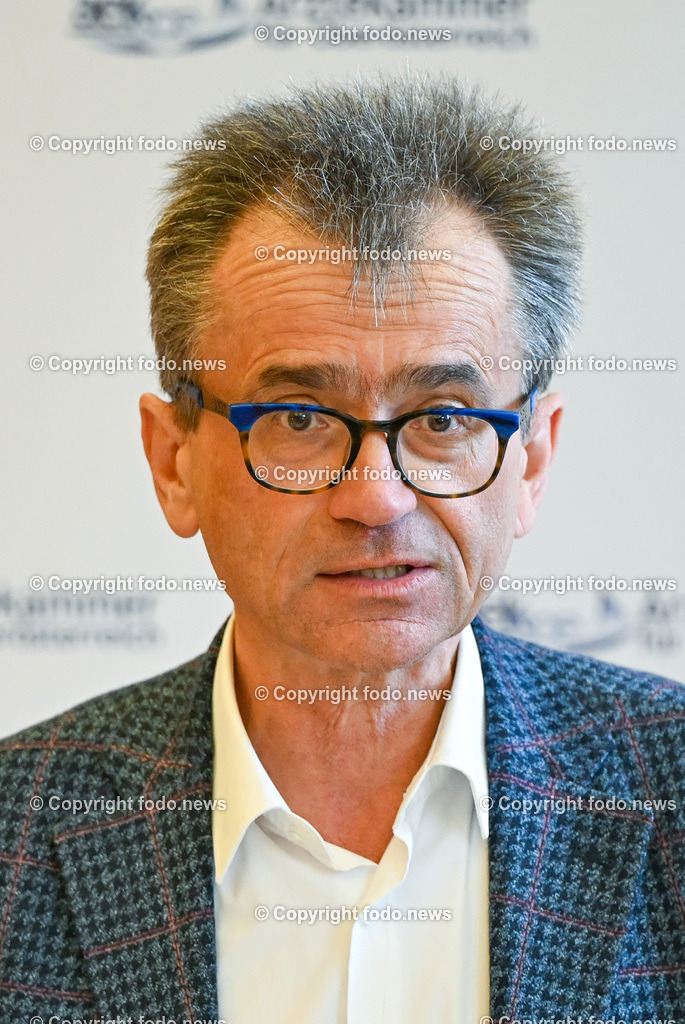 Pressekonferenz Aerztekammer für Ooe_ Aerzteteam sichert Versorgung in Linz Sued_ 22.03.2024-18 | 22.03.2024, Linz, AUT, Pressekonferenz Aerztekammer für Ooe, Aerzteteam sichert Versorgung in Linz Sued, im Bild Peter Niedermoser (Praesident der Aerztekammer für Oberoesterreich)