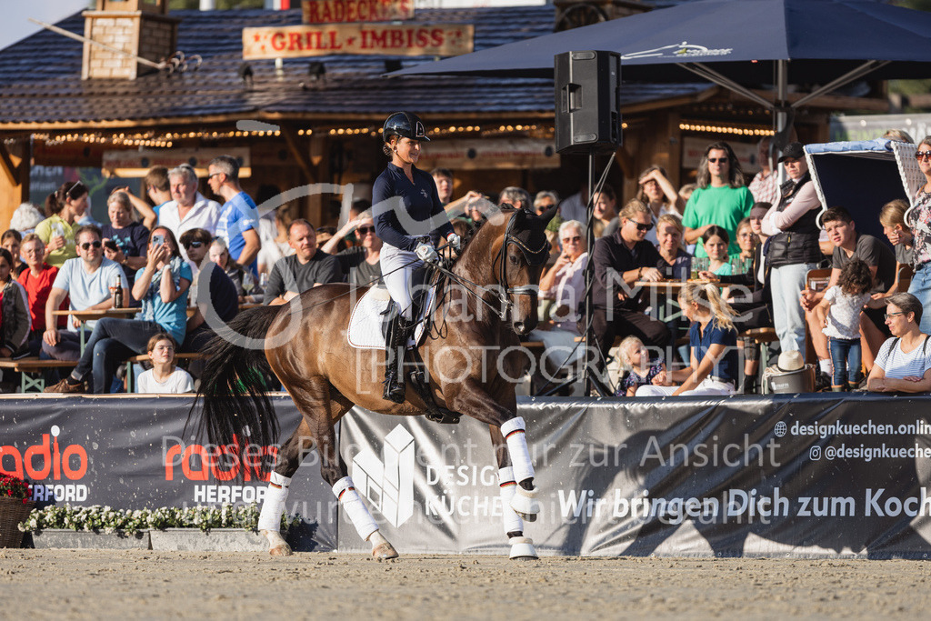 230728_BHO_Showprogramm-533 | Deine schönsten Turniermomente als professionelle Fotos! Entdecke hochwertige Pferdesport-Fotografie im Online-Shop. Jetzt Fotos finden & bestellen!