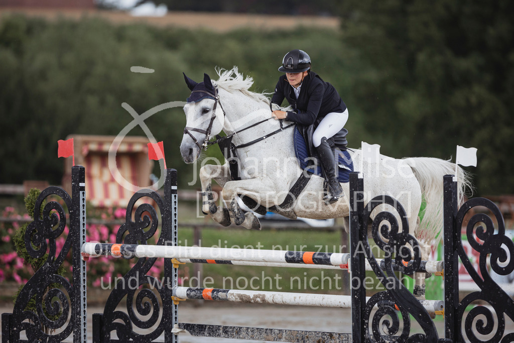 240630_LüPfSpTa_2PhM1-Spr-118 | Deine schönsten Turniermomente als professionelle Fotos! Entdecke hochwertige Pferdesport-Fotografie im Online-Shop. Jetzt Fotos finden & bestellen!